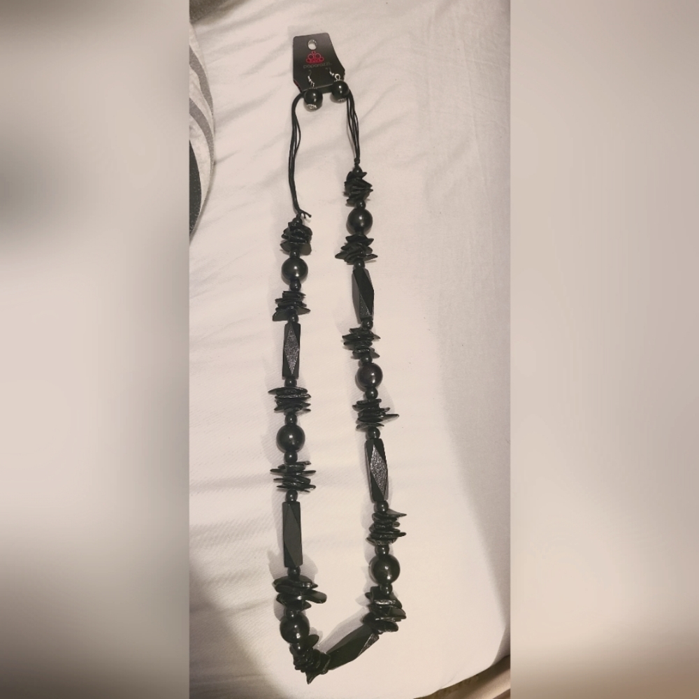 Black wooden necklace 😍